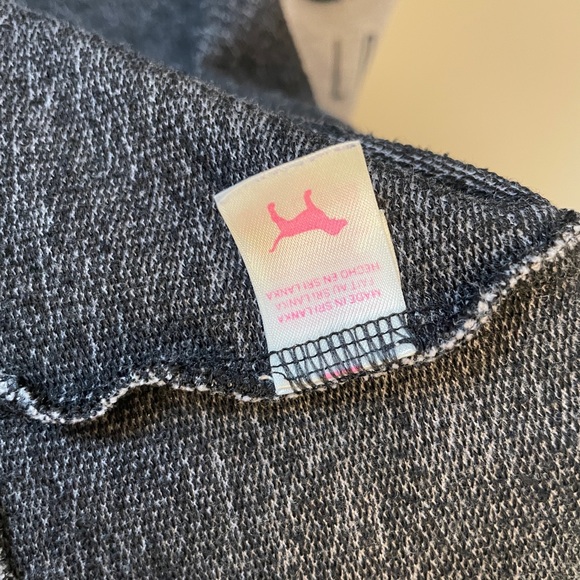 *SOLD* VS Pink Sweater - Picture 4 of 4